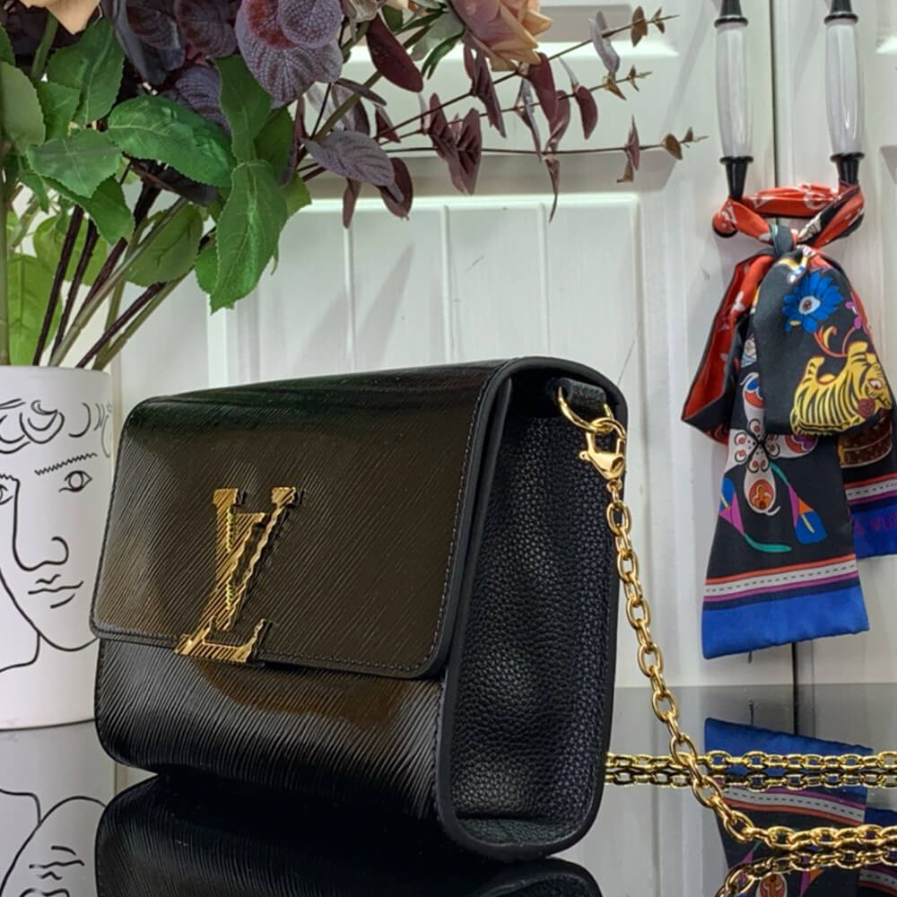 lv pochette L**ise